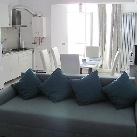 Apartamente Azzurro On The Beach Năvodari المظهر الخارجي الصورة