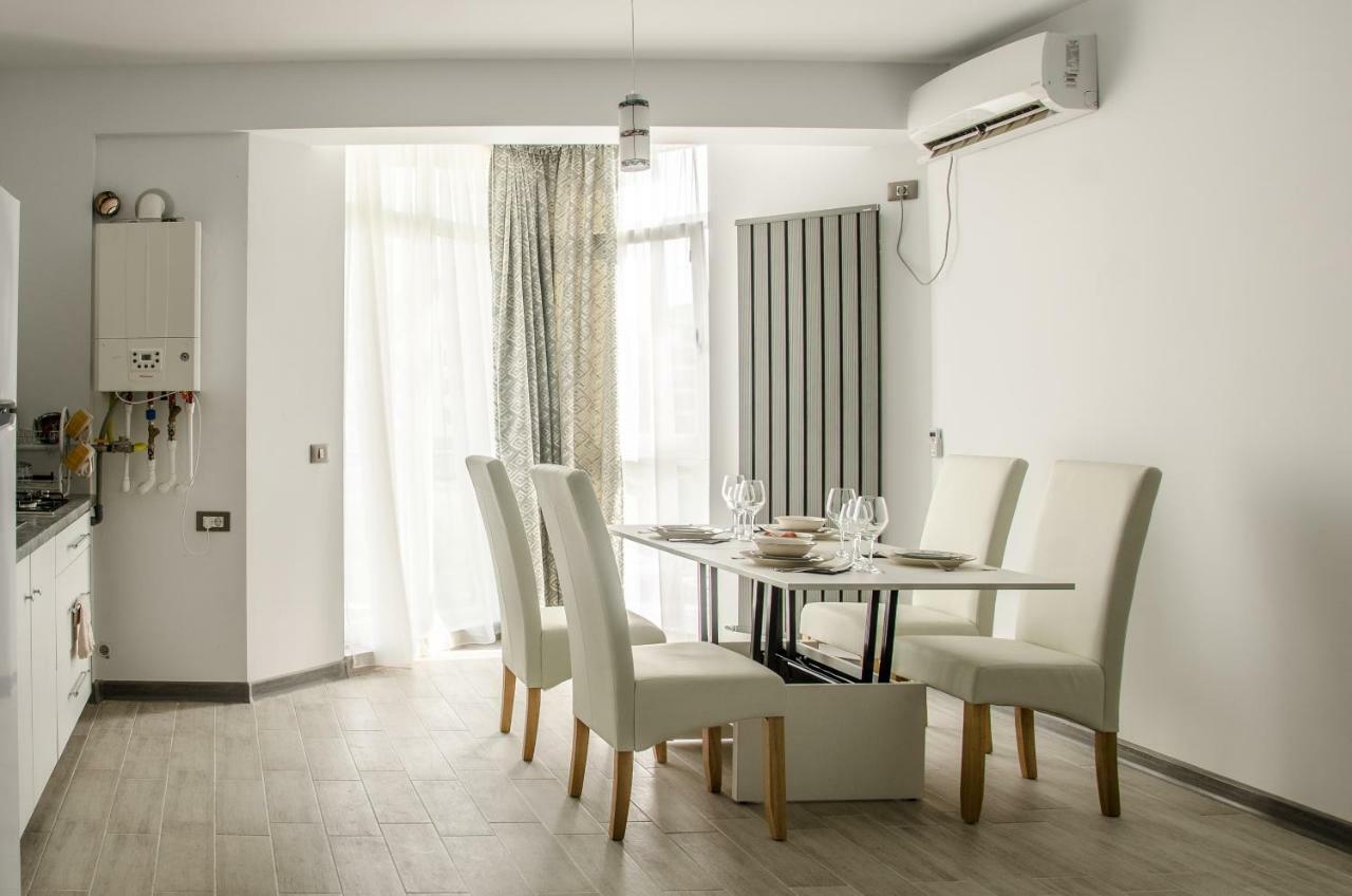 Apartamente Azzurro On The Beach Năvodari المظهر الخارجي الصورة